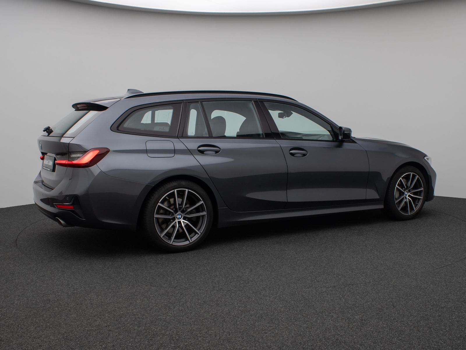 Fahrzeugabbildung BMW 330i xD SportLine DAB HiFi PDC Alarm LED M Sport