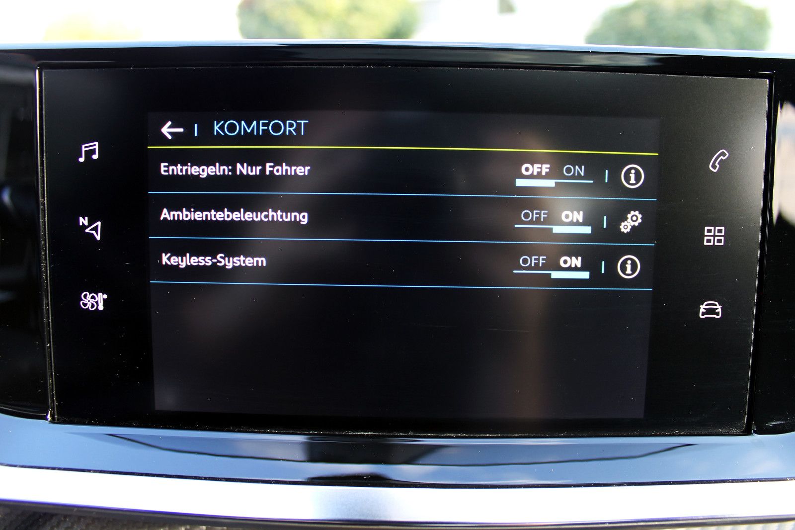 Fahrzeugabbildung Peugeot 2008 e-GT 11kW OnBoard LED ACC KAM SHZ BT NAV