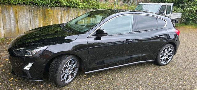 Ford Focus 1.0 EcoBoost TITANIUM Navi, LED...