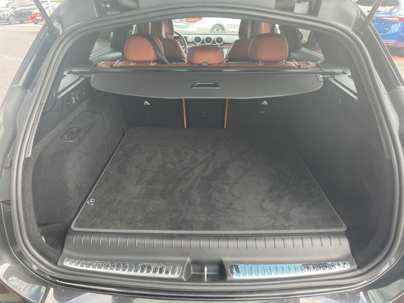 Fahrzeugabbildung Mercedes-Benz C 300 e T AVANTGARDE R-Kamera+TOTW+Carplay