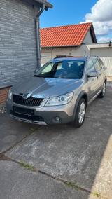 Skoda Octavia Scout 4x4 Allrad - Skoda Octavia aus 2011: Scout