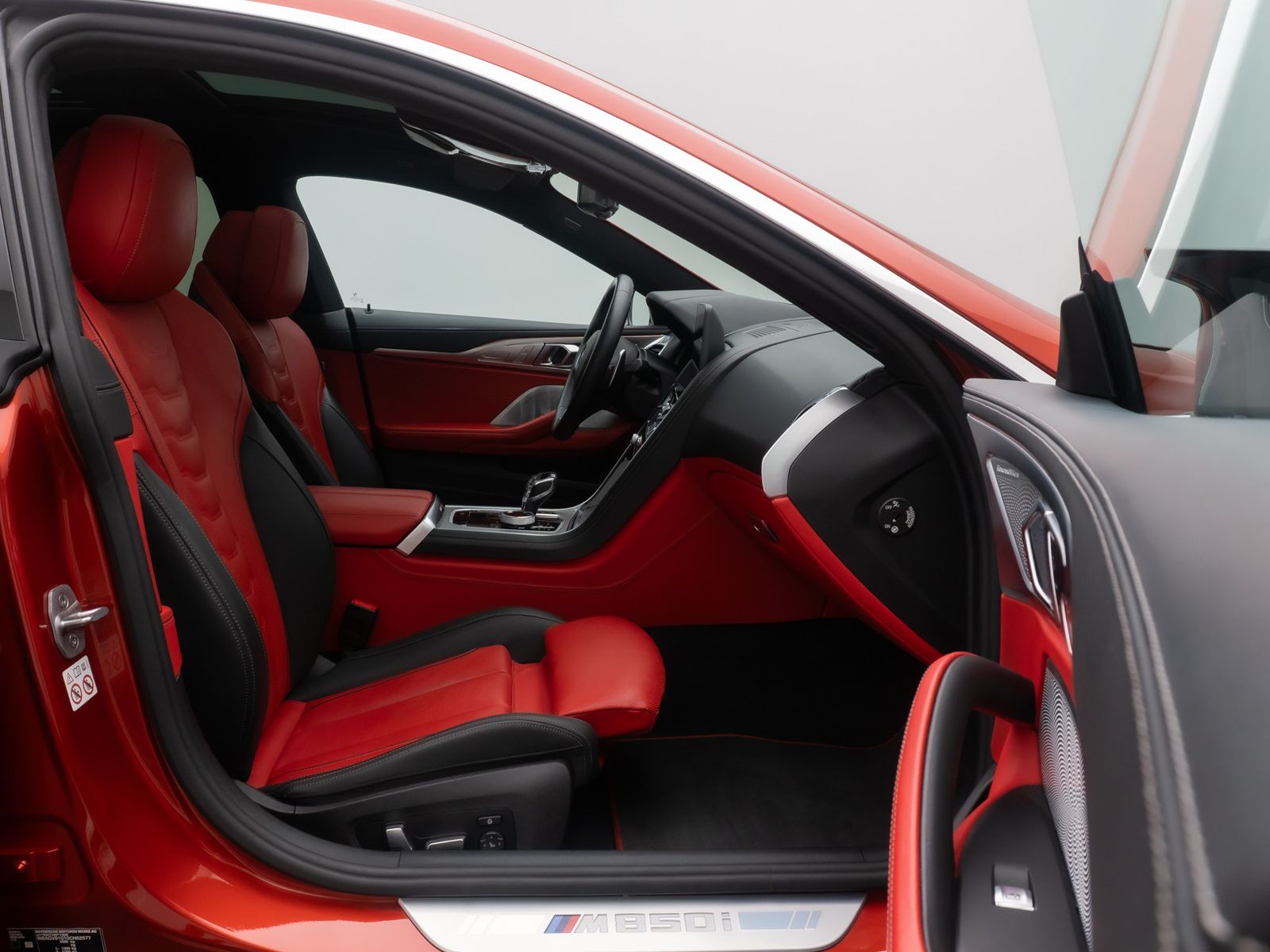 Fahrzeugabbildung BMW M850i xD Gran Coup&eacute; Panorama Individual B&W Voll