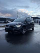 Volkswagen Touran 1.5TSI DSG R-Line Nightpaket +CARVERTICAL - VW Touran Gebrauchtwagen in Aachen