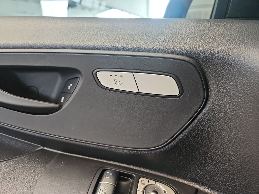 Fahrzeugabbildung Mercedes-Benz Vito 114 Kasten lang LED Flügeltüre 2,5t AHK