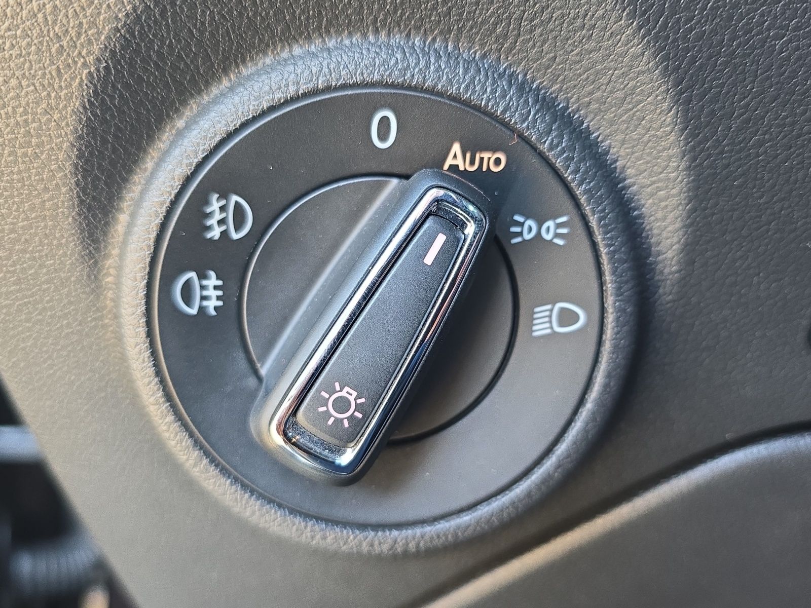 Fahrzeugabbildung SEAT Leon ST FR 1.5 TSI LED RFK SH