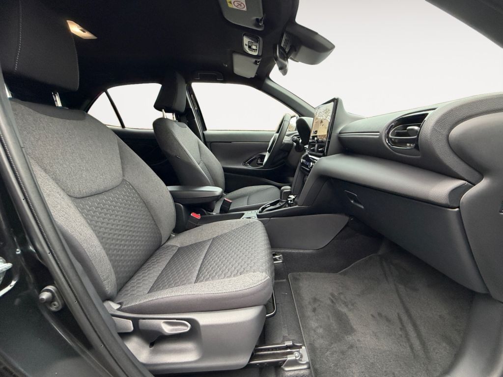 Fahrzeugabbildung Toyota Yaris Cross Hybrid 130 1.5 VVT-i Teamplayer