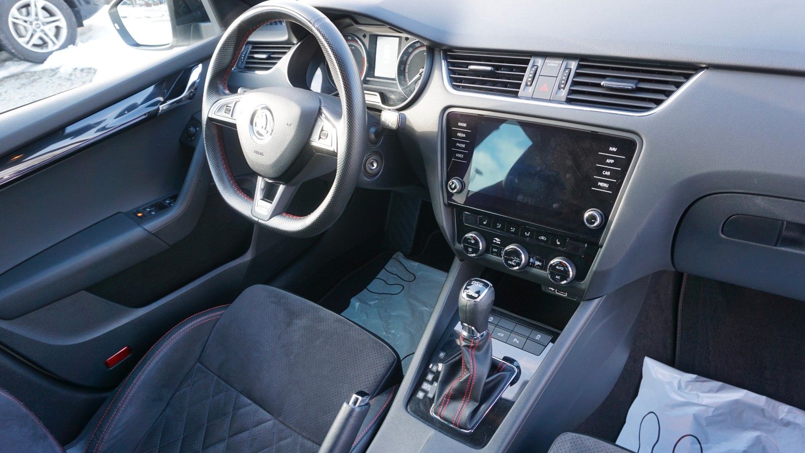 Fahrzeugabbildung SKODA Octavia Combi RS,DSG, Navi,ACC,Memory,LED,+WR