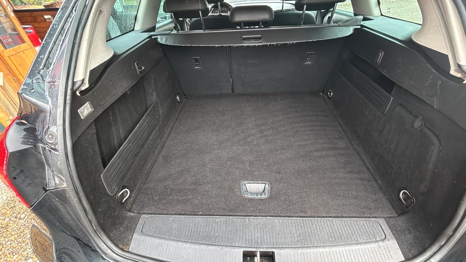 Opel Astra 2014 — photo 16