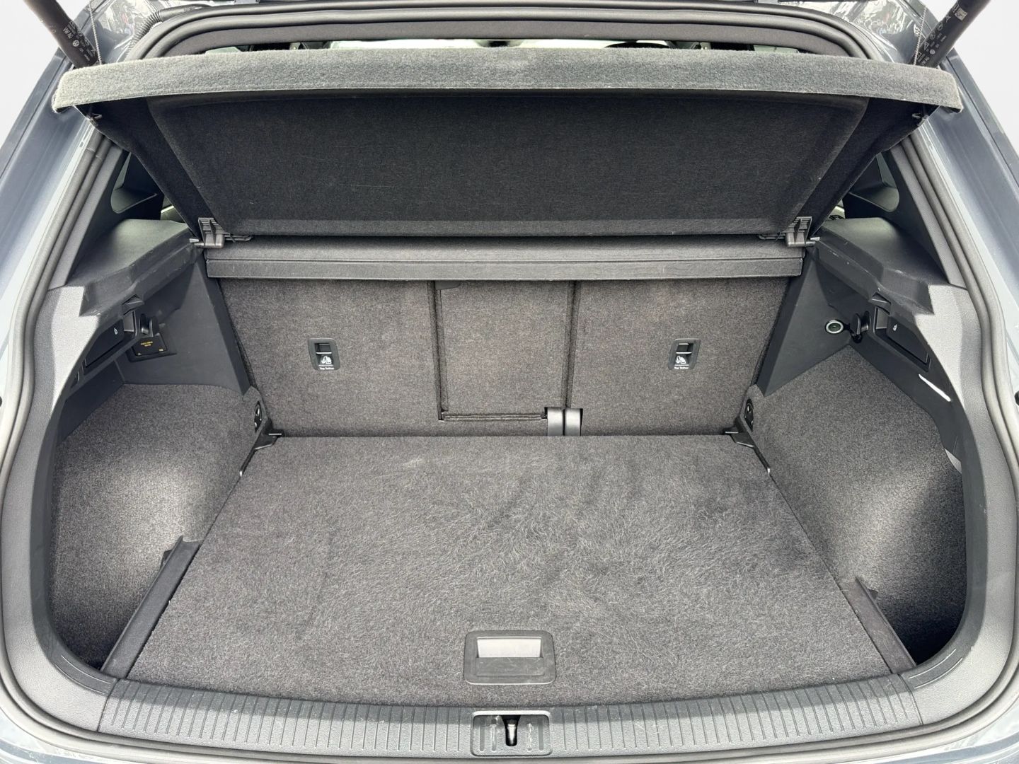 Tiguan 2.0 TDI 4M R-LINE *AHK*MATRIX*EASYOPEN*