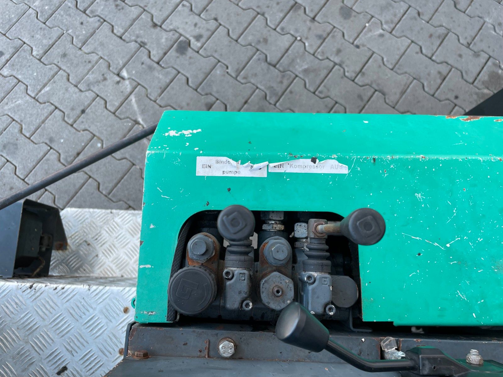 Fahrzeugabbildung Andere Weiro TM 800 SH / 904h / Bitumenspritzmaschine