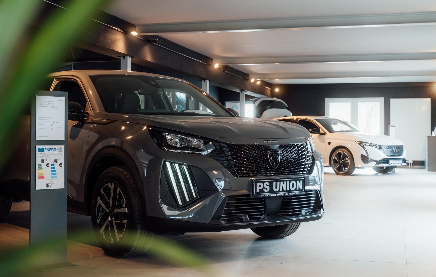 showroom-image-top