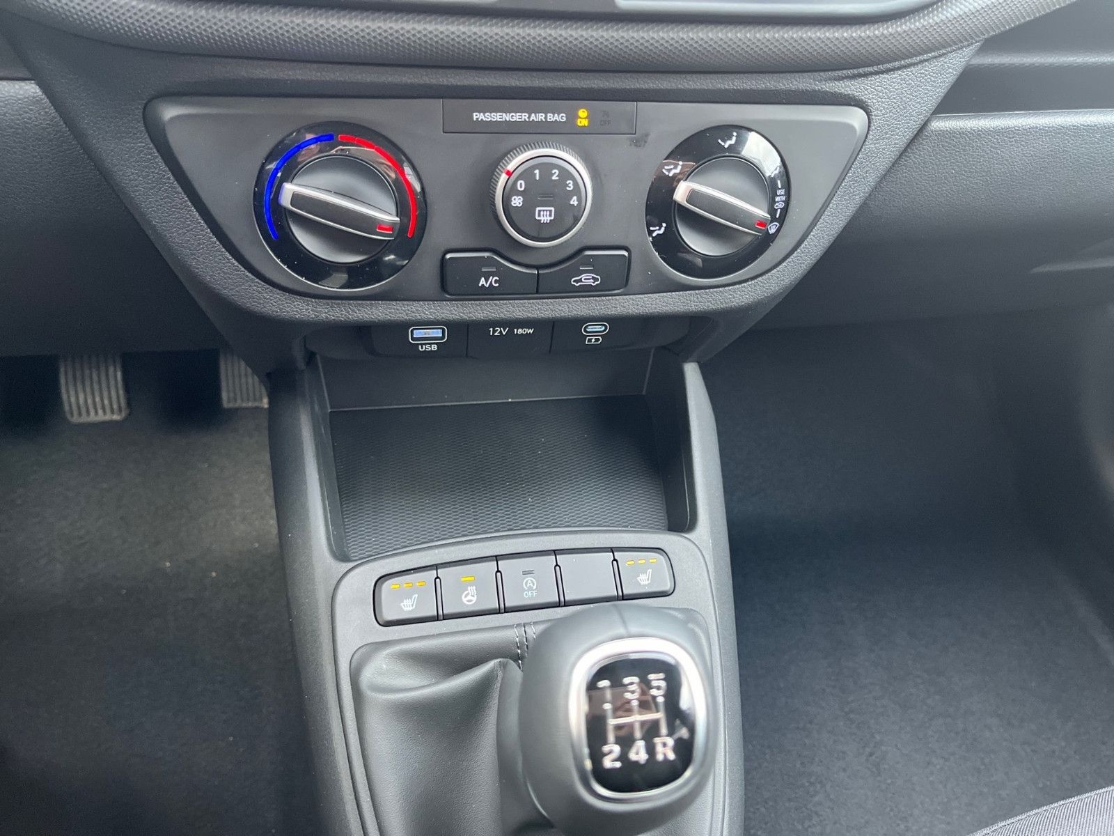 Fahrzeugabbildung Hyundai i10 FL (MJ24) NAVI Trend Sitz+Lenkradheizung RFK