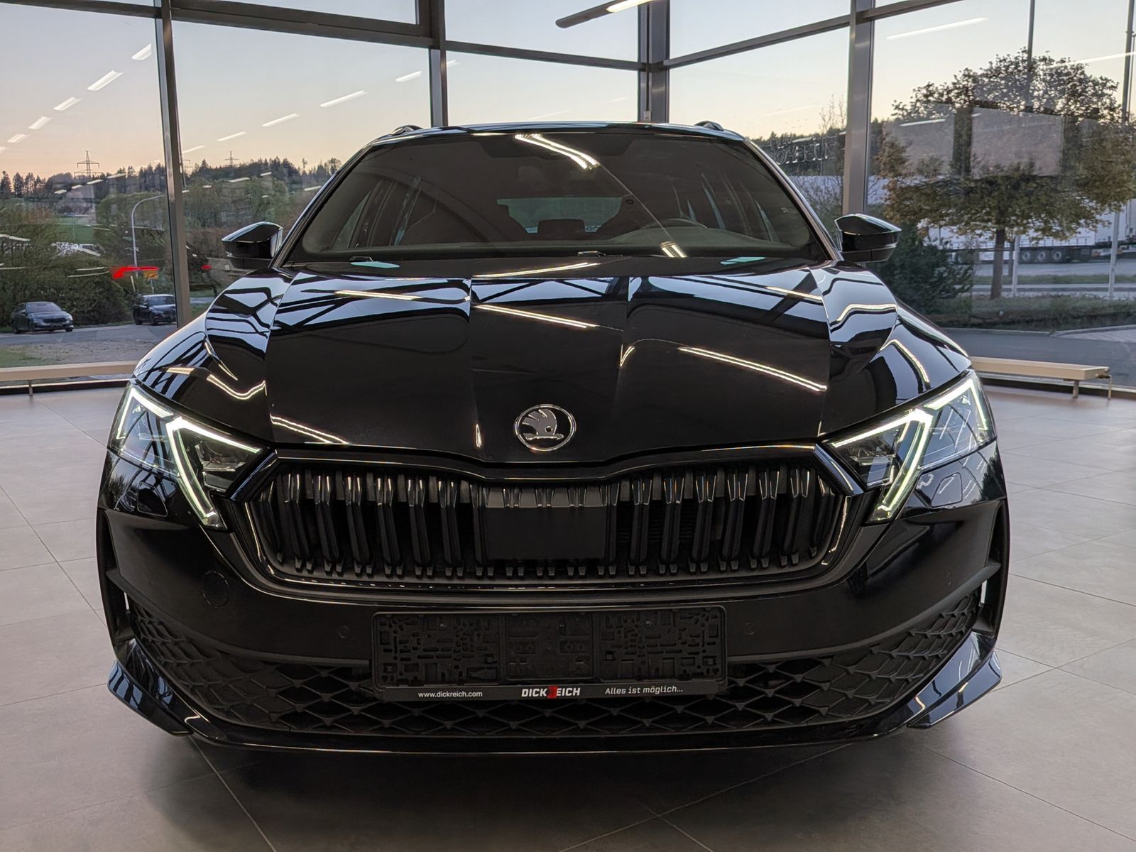Fahrzeugabbildung SKODA Octavia 2.0 TDI DSG Sportline Matrix 5J-Garantie