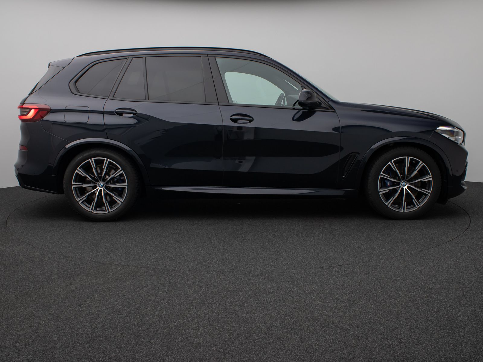 Fahrzeugabbildung BMW X5 xD40d M Sport Panorama Kamera HUD DAB Massage
