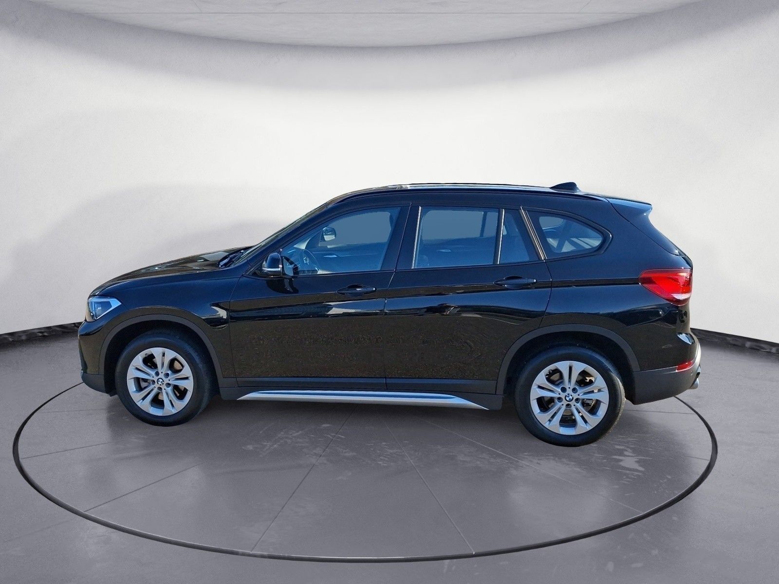 BMW X1 sDrive18i xLine Navigation Komfortzugang HiFi imagem 3