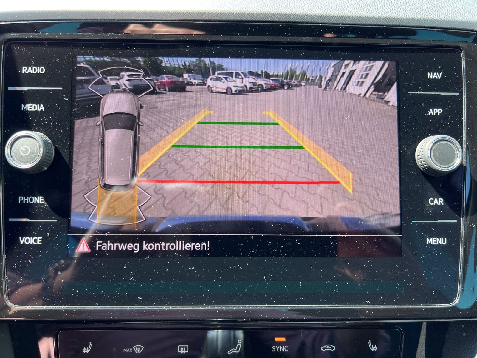 Fahrzeugabbildung Volkswagen Passat Variant GTE LED Navi ACC RFK SH LM