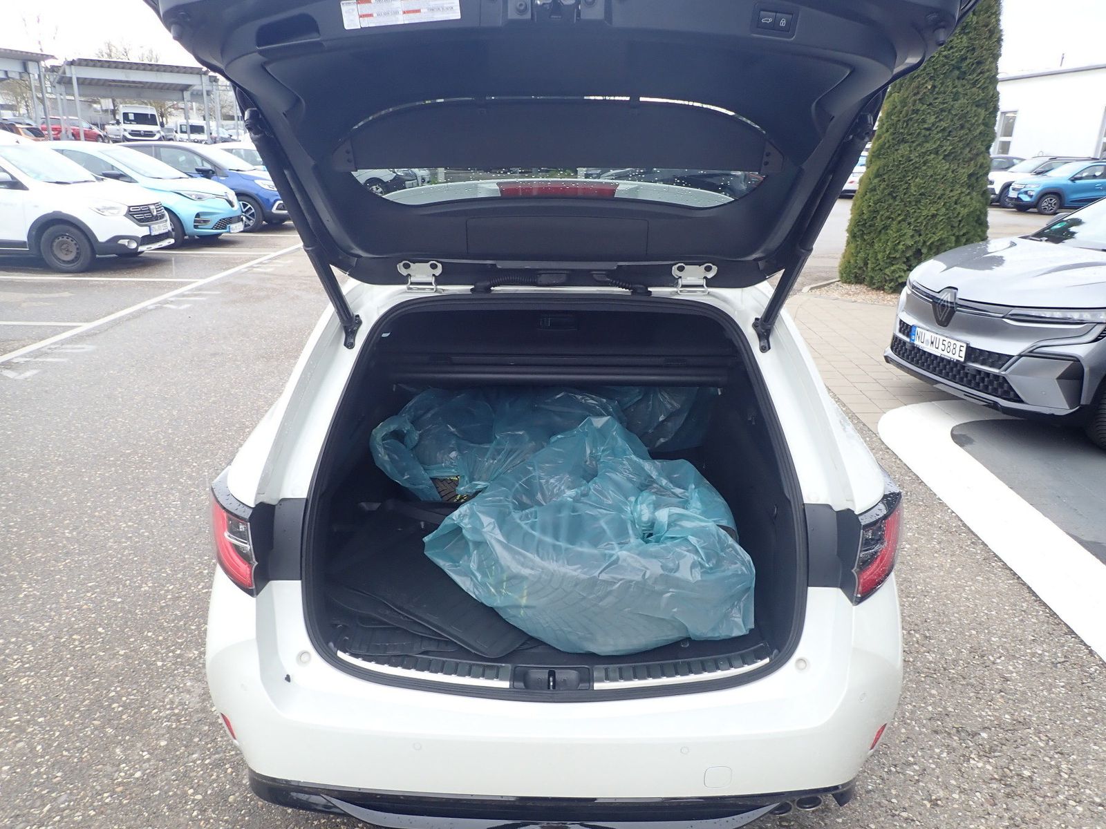 Fahrzeugabbildung Toyota Corolla Touring Sports Hybrid GR Sport 2.0