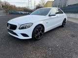 Mercedes-Benz C300e Plug-Hybrid*Sthzg*AHK*Avngrd*19Zoll - Mercedes-Benz C 300 in Duisburg