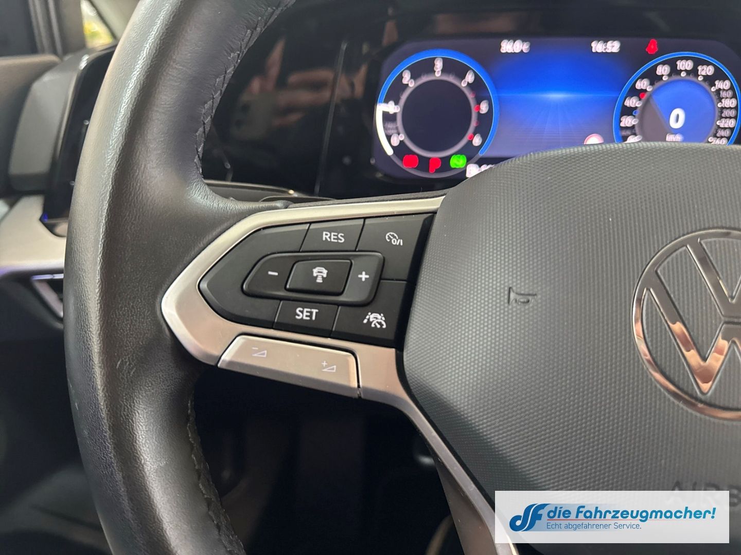 Fahrzeugabbildung Volkswagen Golf VIII Variant Life Navi Digitales Cockpit LE