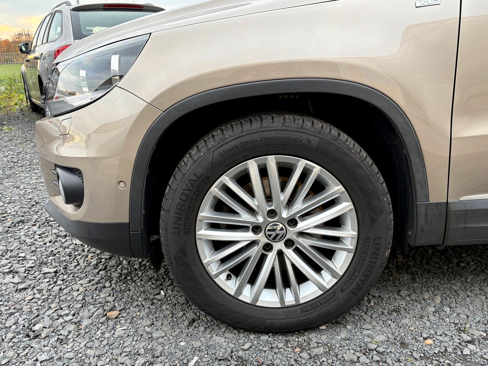 Fahrzeugabbildung Volkswagen Tiguan 1.4 TSI Cup Sport & Style Navi SPORTSITZE