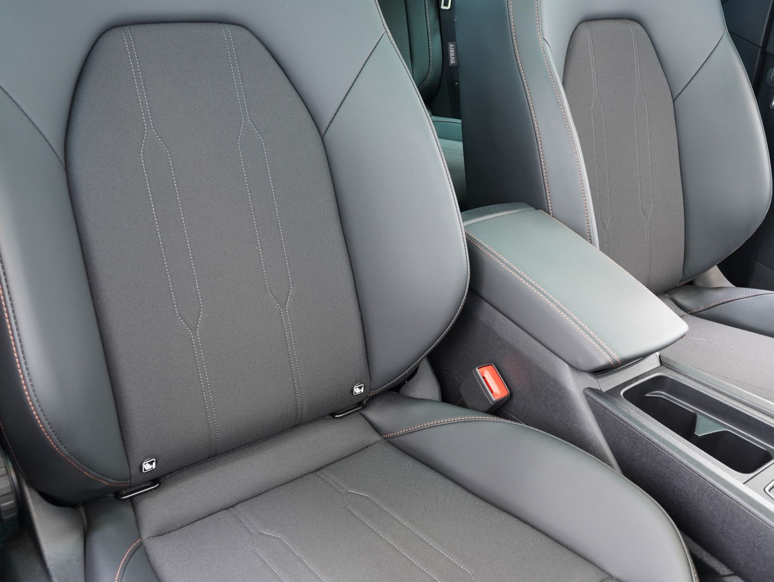 Fahrzeugabbildung CUPRA Formentor 1.5 TSI DSG LED/CARPLAY/KAMERA/PANO