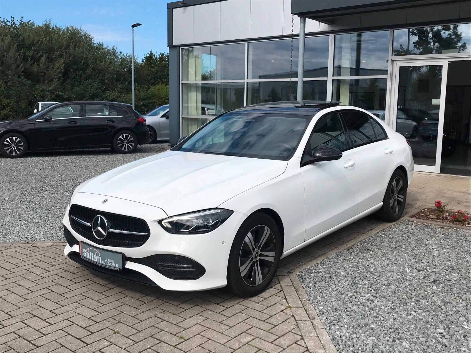 Mercedes-Benz C 180 Lim Avantgarde Night Pano Kam Leder
