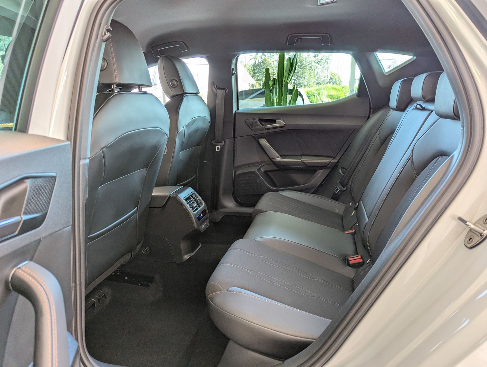 Fahrzeugabbildung CUPRA Leon 1.5 TSI DSG ACC Full-Link Matrix Navi Cam