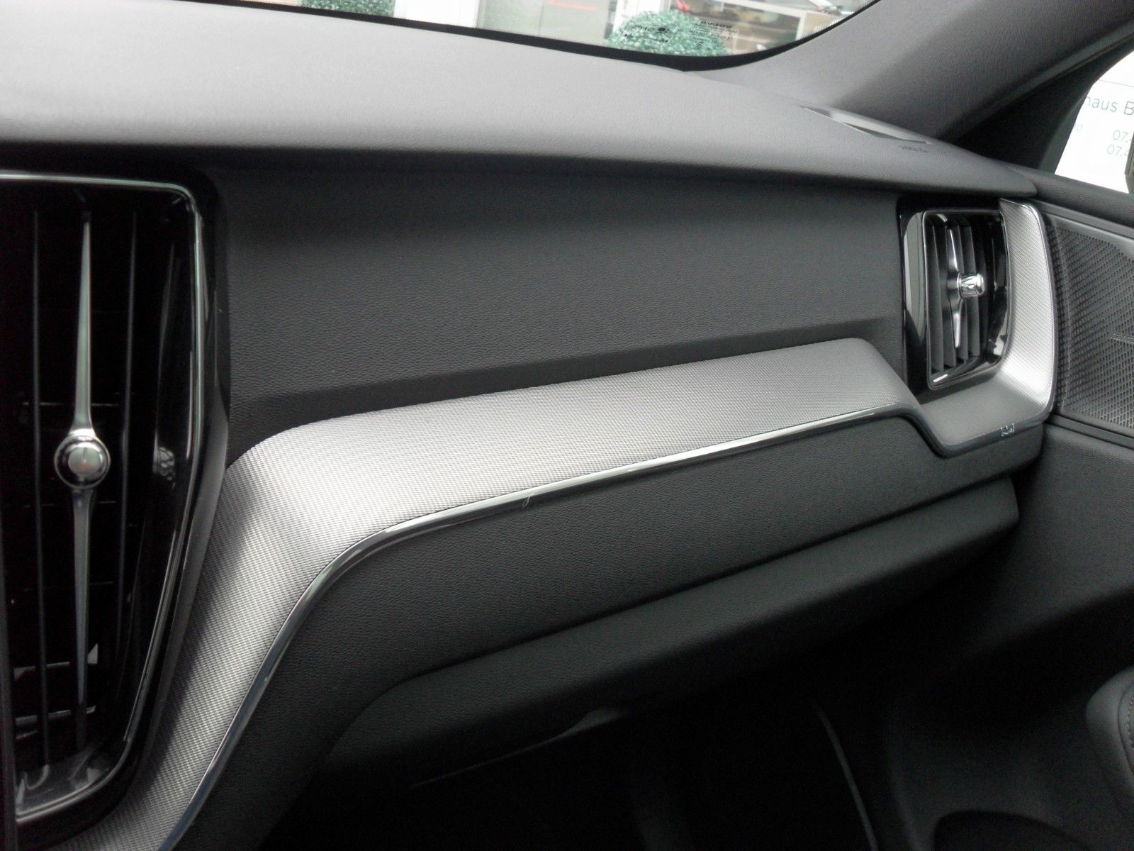 Fahrzeugabbildung Volvo XC 60 B5 Plus Black Edition AWD