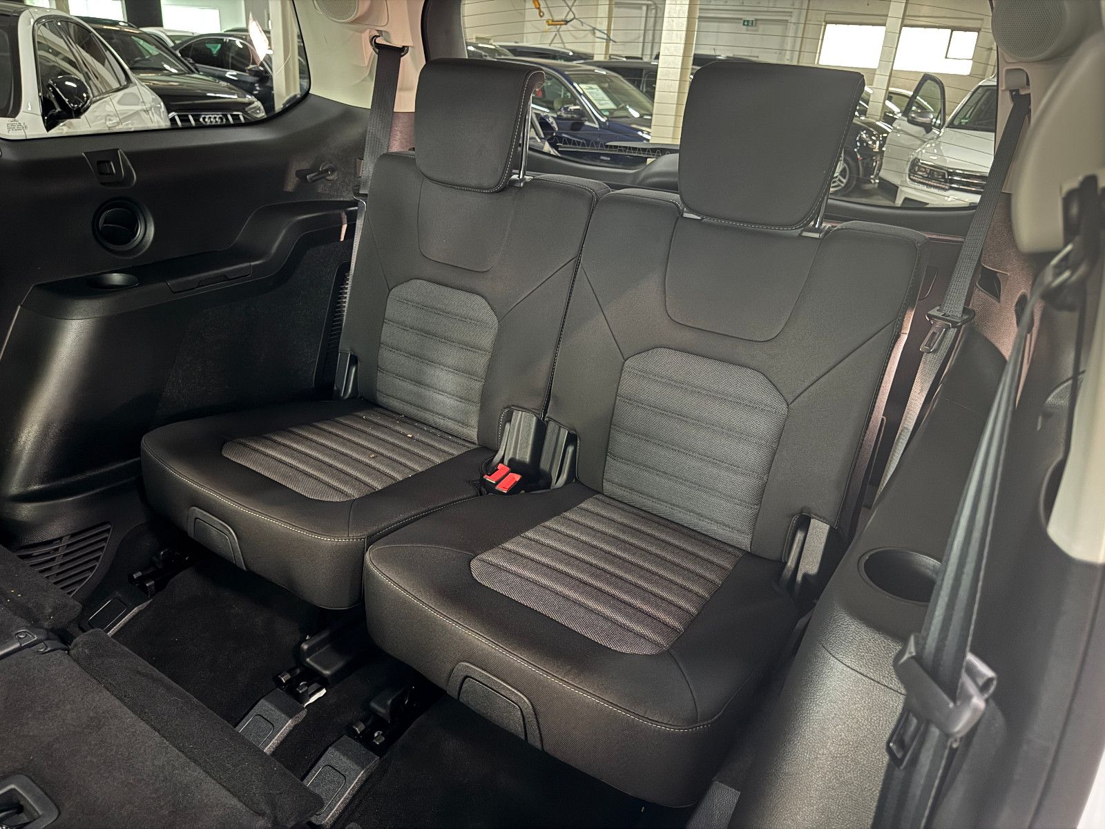 Fahrzeugabbildung Ford Galaxy TITANIUM SPORT AWD AUT 7-SITZER PANO VOLL