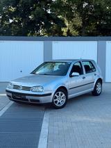 Volkswagen VW Golf IV 1.6 Benzin AUTOMATIK / KLIMA / ... - Volkswagen Golf aus 2001: Iv