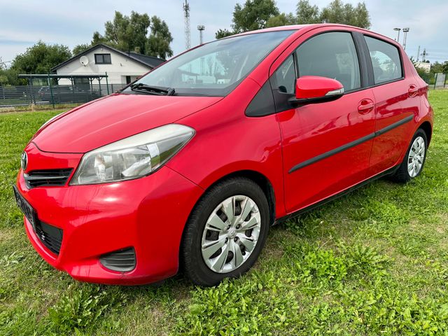 Toyota Yaris Life