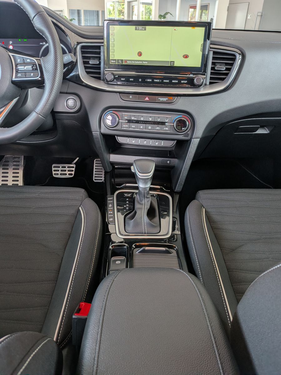 Fahrzeugabbildung Kia cee'd / Ceed GT Line LED JBL ACC KAM 7-JAHRE GAR