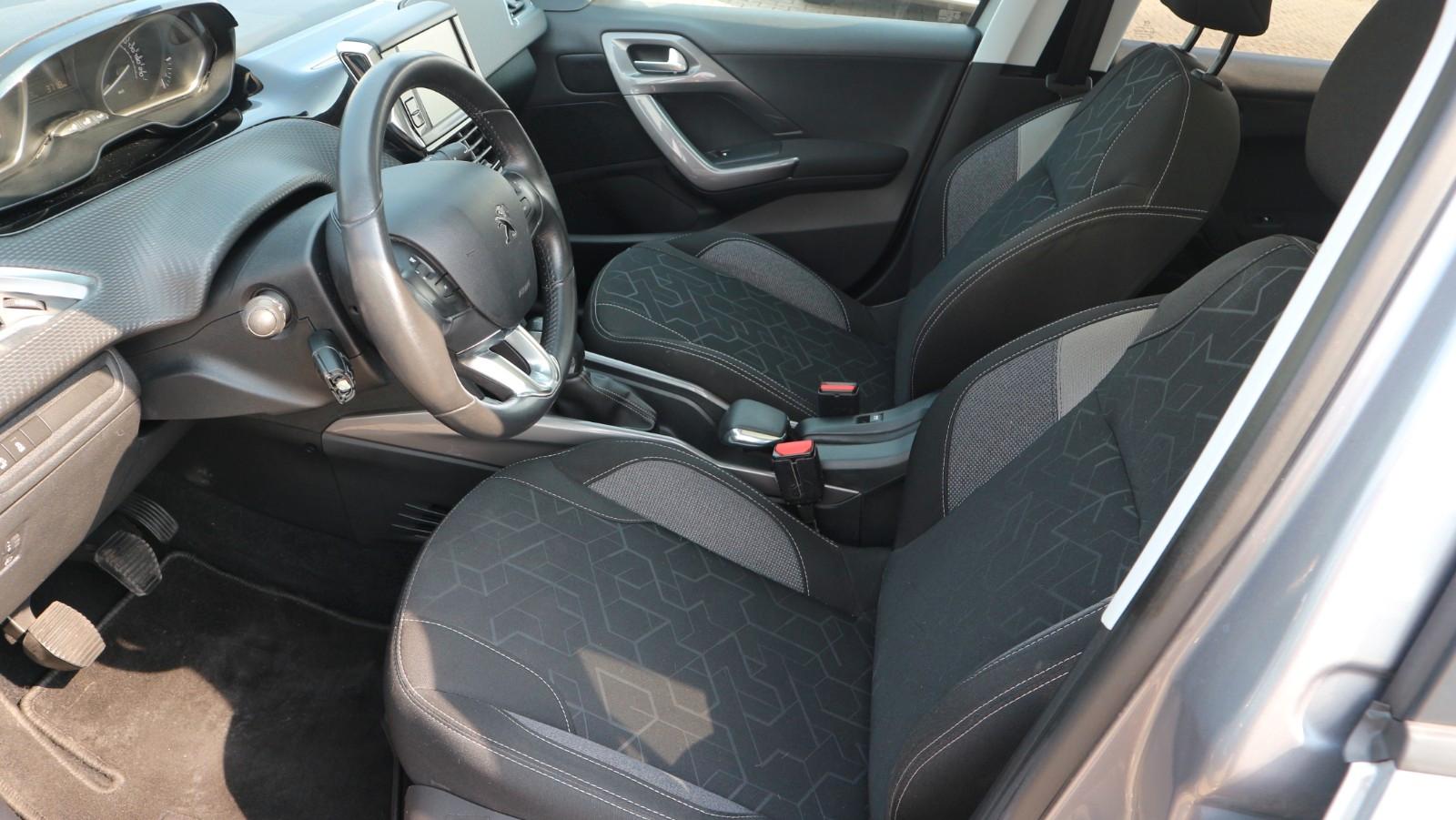 Peugeot 2008 1.2 e-VTi Style Pano.Dach*