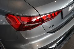 AUDI A3 Sportback 35 TFSI | 2x S line | Pano | Carbon AUDI A3 Sportback 35 TFSI | 2x S line | Pano | Carbon