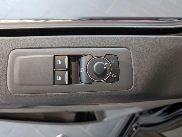 Ford Transit Custom Kombi Trail L2 8-Sitzer!
