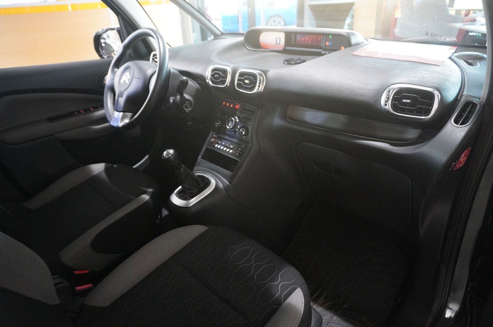 Fahrzeugabbildung Citroën C3 Picasso 1.4 GAS/ BENZIN Exclusive KLIMA/AHK