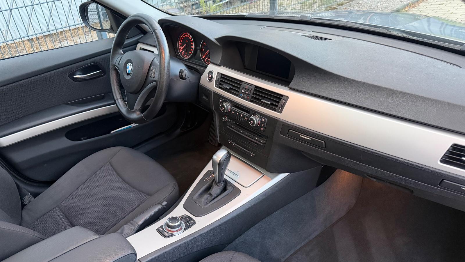BMW 318i AUTOMATIK TÜV,93.000KM,NAVI,PANO,KLIMA,PDC
