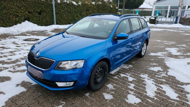 Skoda Octavia Combi Elegance 1. Hand