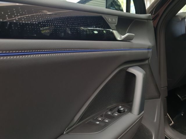 Fahrzeugabbildung Volkswagen Tiguan R-Line 2.0 TDI 4M DSG STANDHZ HD-MATRIX