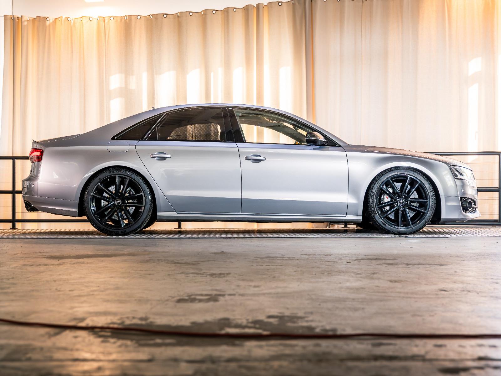 Audi S8 4.0 TFSI quattro plus