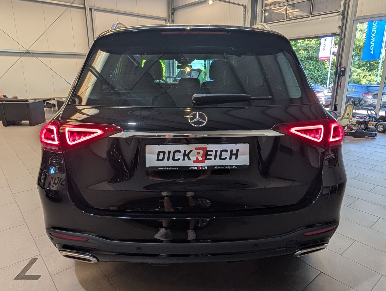 Fahrzeugabbildung Mercedes-Benz GLE 450 AMG 4M*AIRMATIC*LED*BURMESTER*CAM*NIGHT*