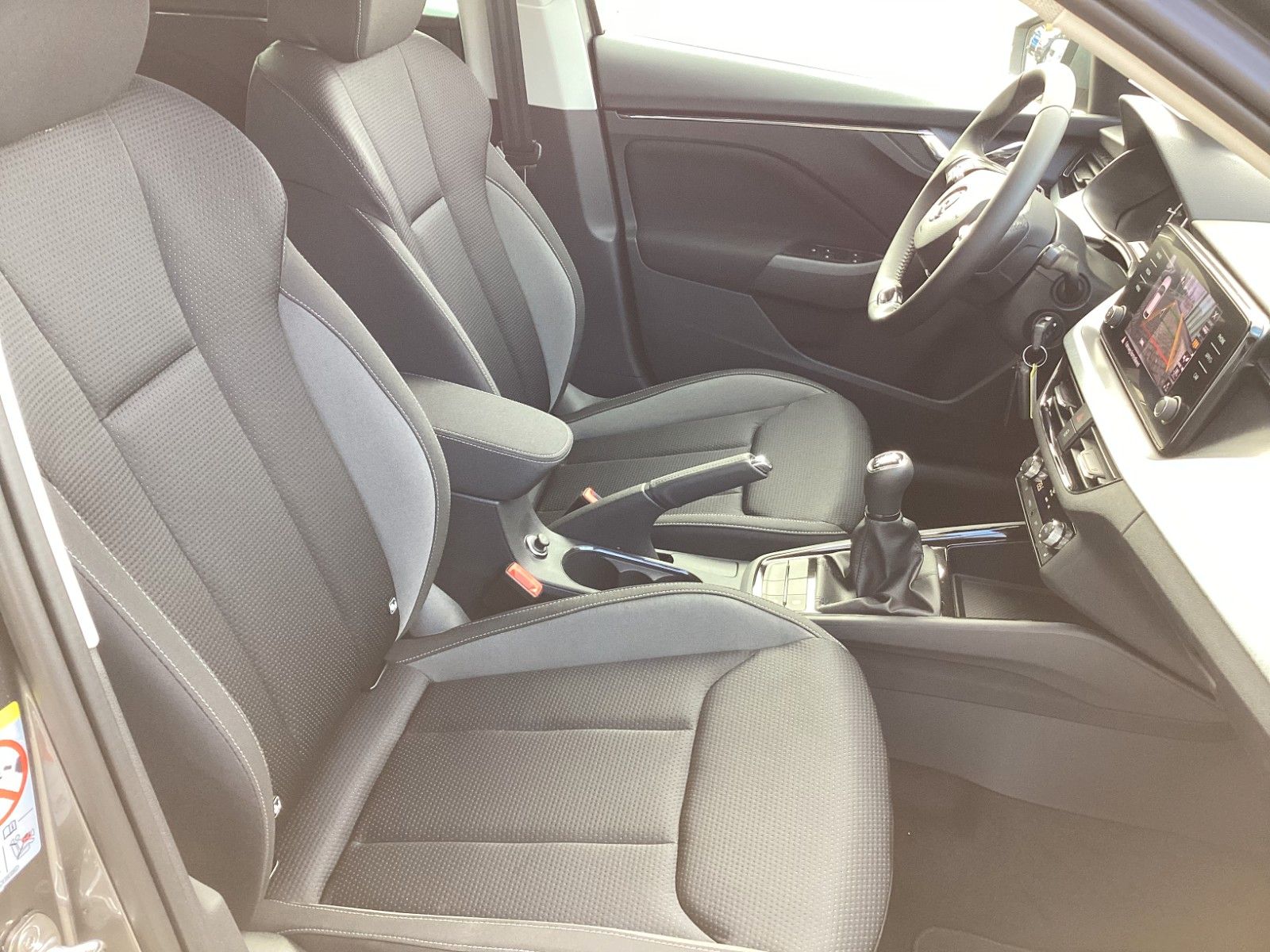 Fahrzeugabbildung SKODA Scala Tour 1.0 TSI 81 KW 6-Gang