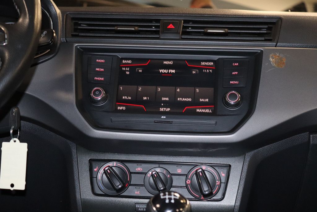 Fahrzeugabbildung SEAT Ibiza 1.0 Style-Klimaanlage-SHZ-PDC-Telefon-