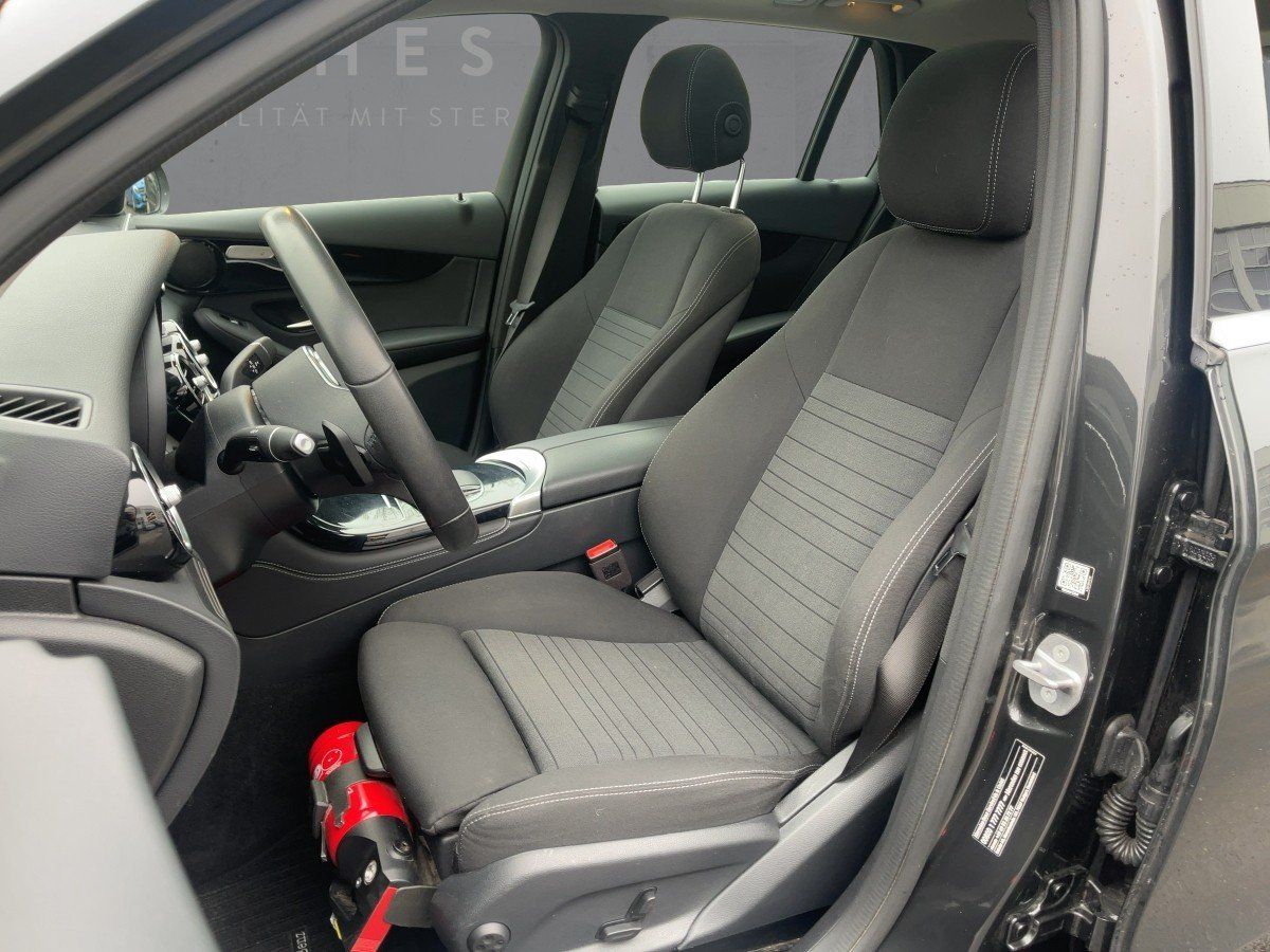 Fahrzeugabbildung Mercedes-Benz GLC 200 4M LED/Pano/Kamera/AHK