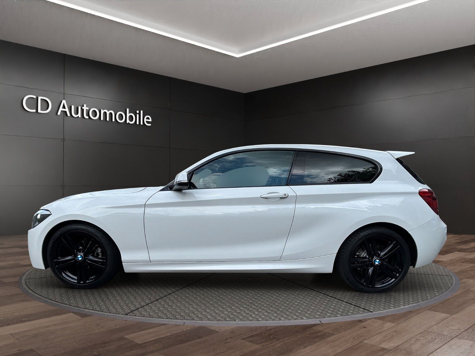 Fahrzeugabbildung BMW 116  3-trg. M Sport Paket