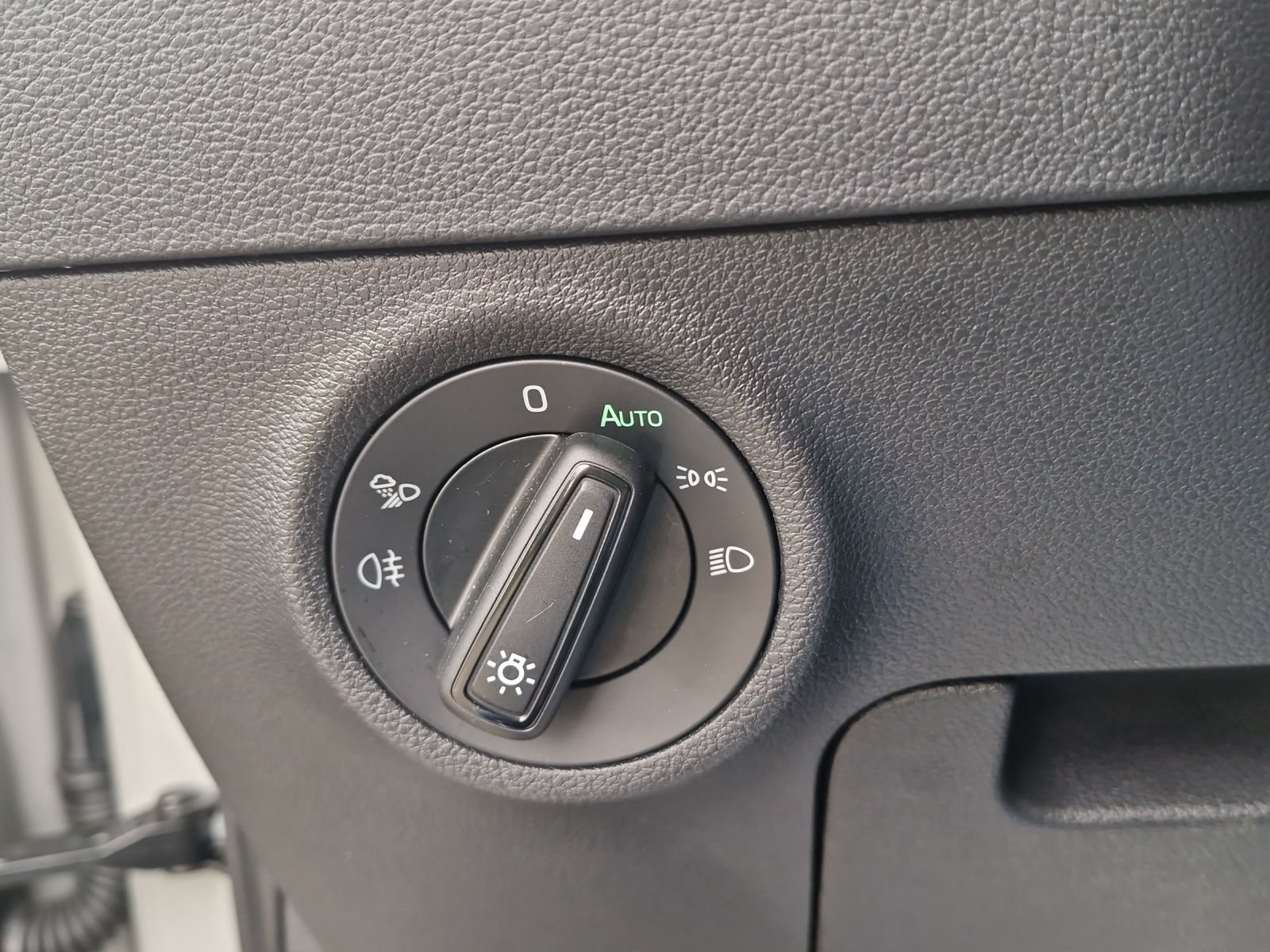 Fahrzeugabbildung SKODA Karoq Sportline 4x4 MATRIX AHZ VC