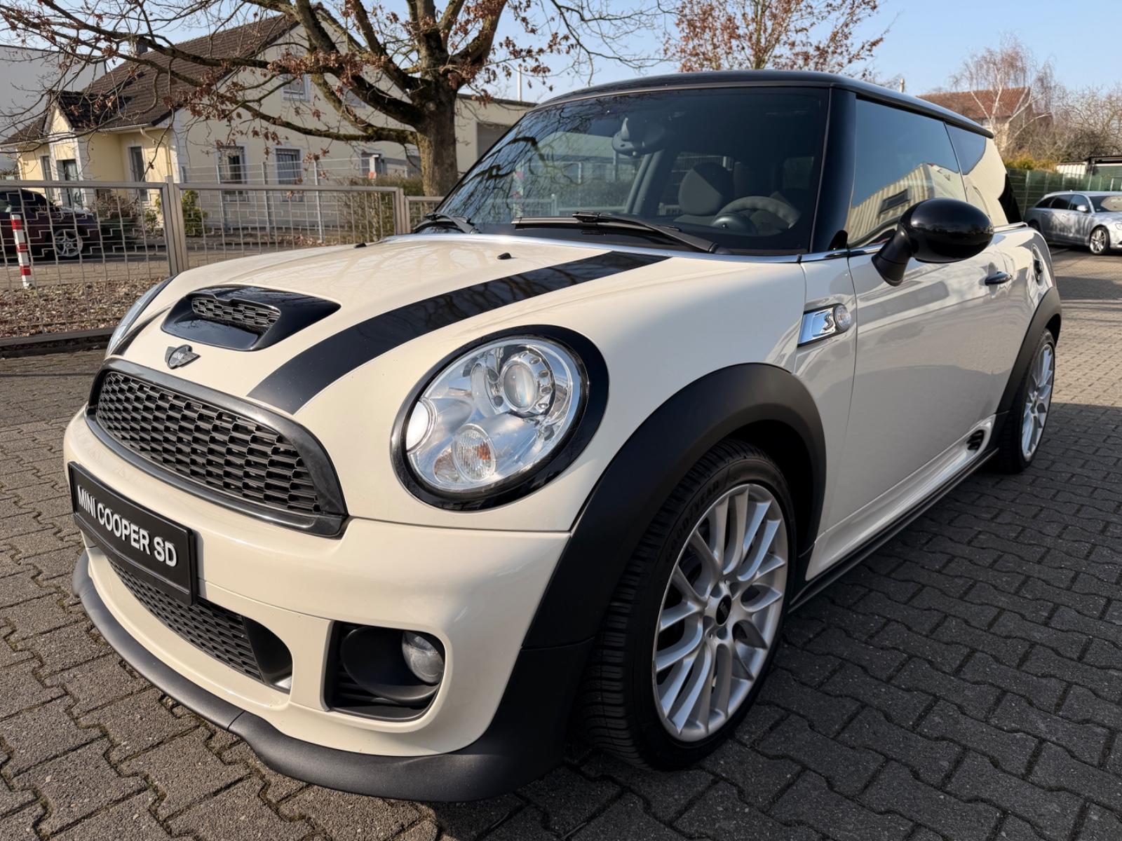 MINI Mini Cooper SD JCW Paket Navigation Xenon PDC