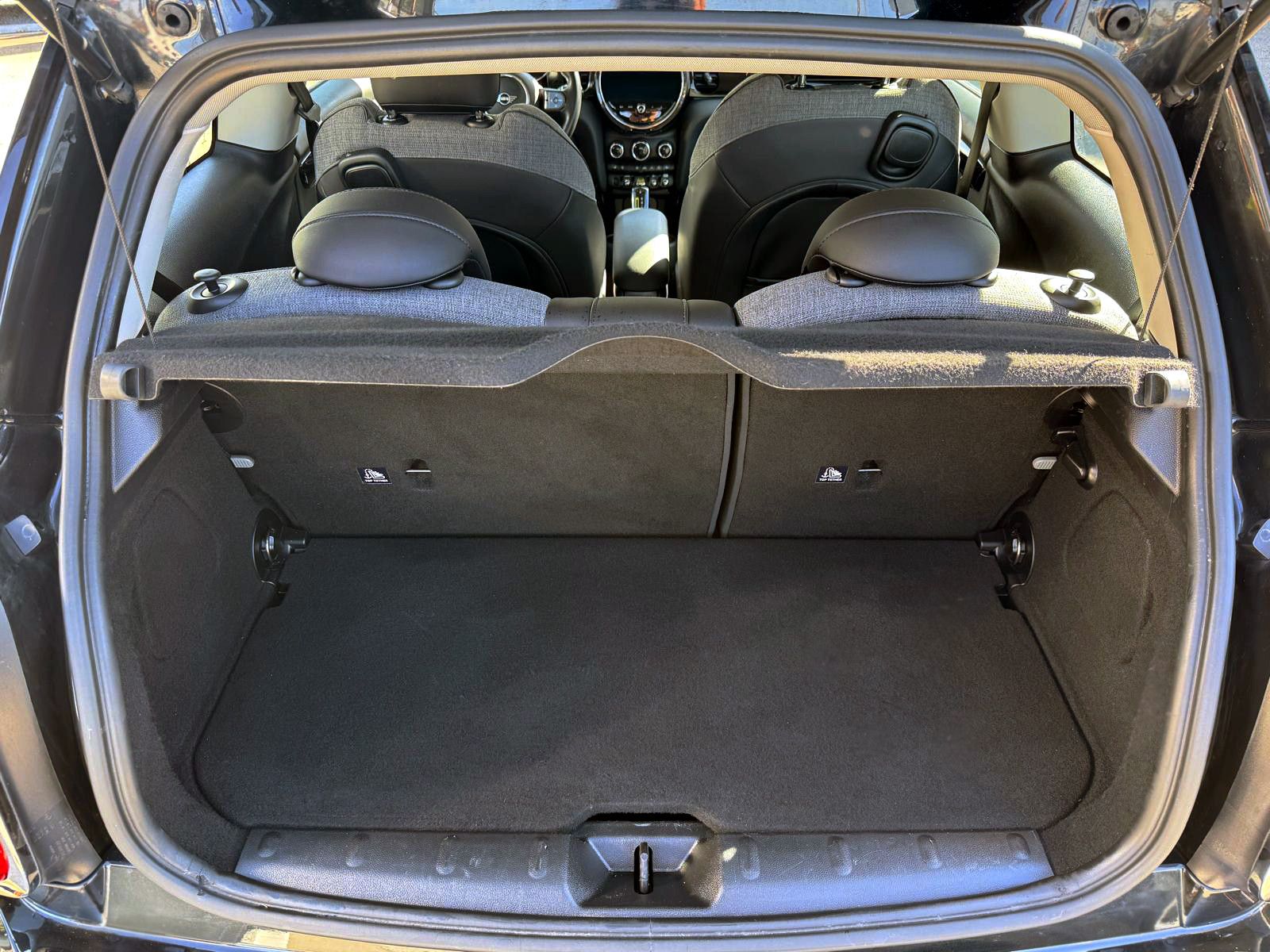 Fahrzeugabbildung MINI COOPER SE Classic-Trim KAM PDC SHZ TEMP NAV ALU