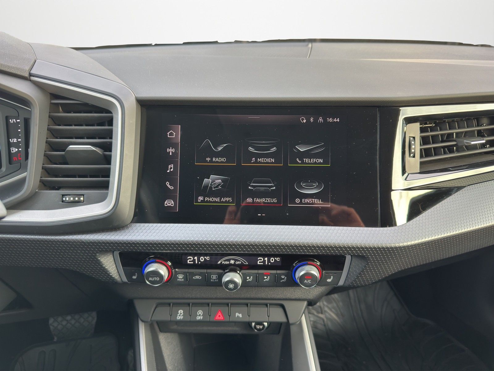 AUDI A1 Sportback 35 TFSI advanced AUTOMATIK / LED / - Image 14