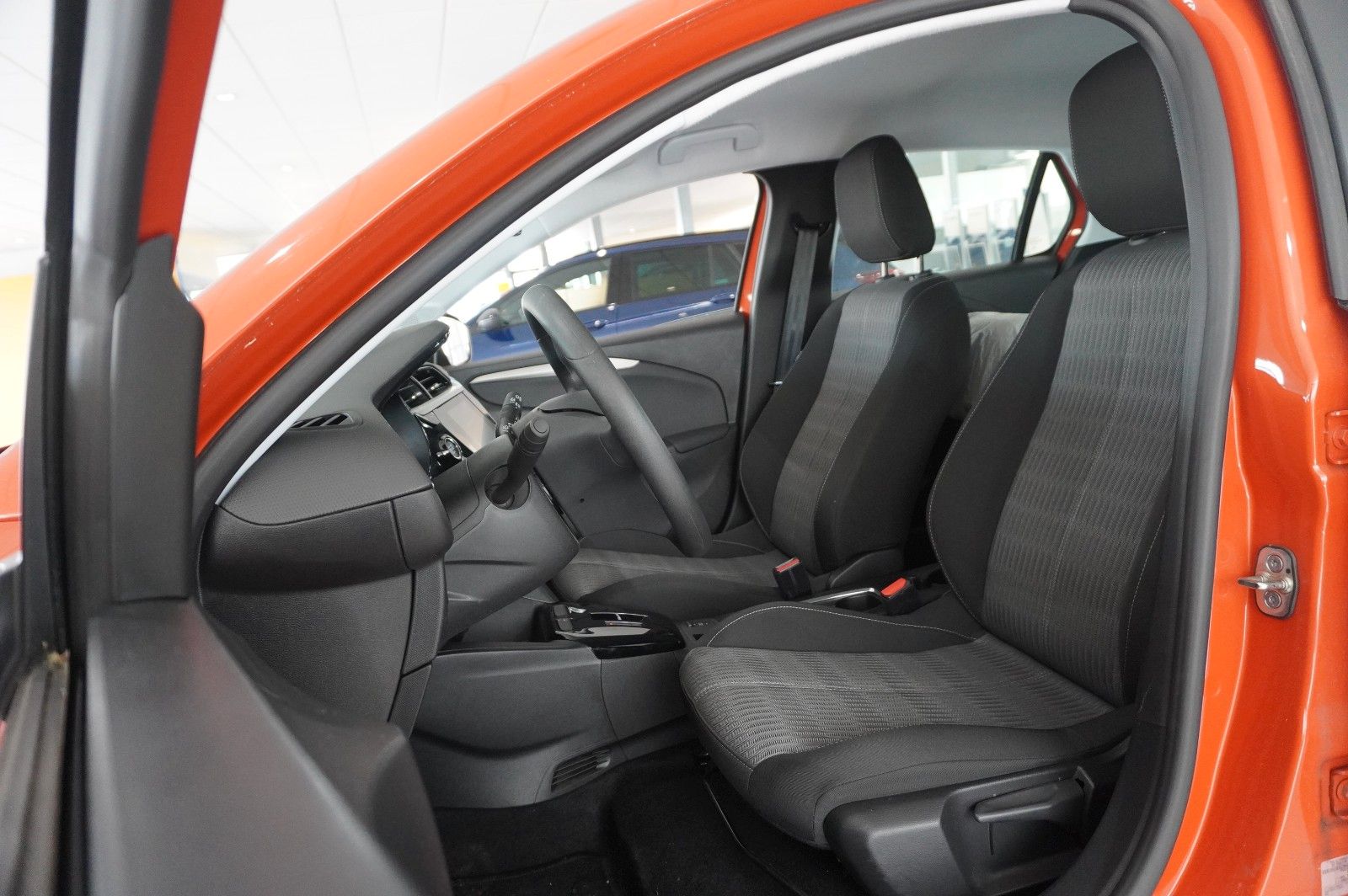 Fahrzeugabbildung Opel Corsa-e F EDITION 7KW NAVI/VIRT/TEMP/DAB/WÄRMEP.